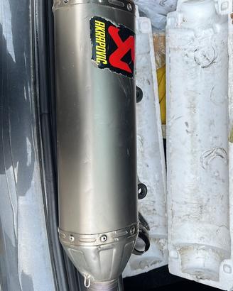 Terminale akrapovic
