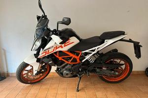 MOTO KTM DUKE 390