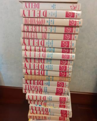 Libri vari d'epoca di Delly.