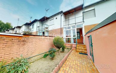 VILLA CON GIARDINO LIBERA DA SUBITO