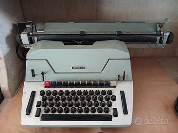 MACCHINA DA SCRIVERE ELETTRICA, OLIVETTI 84.