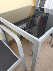 Tavolo con piano in vetro + 2 sedie da esterno