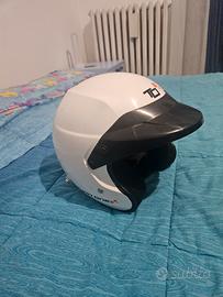 Casco Rally turn one con attacchi hans omologato