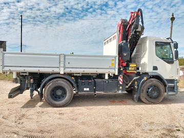 Autocarro Daf con gru