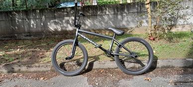 Bici BMX Freestyle WeThePeople ThrillSeeker Nera