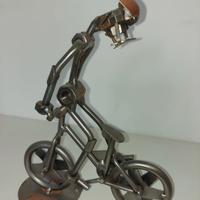 Scultura in metallo Ragazzo in mountain bike