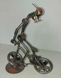 Scultura in metallo Ragazzo in mountain bike