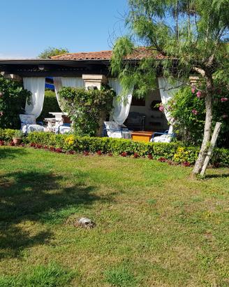 Villa fronte mare baia domitia