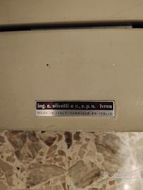 Macchina da scrivere Olivetti 