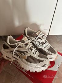 air max moto 2k