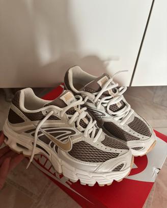 air max moto 2k