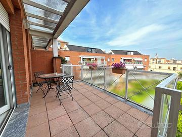 Appartamento disposto su due livelli con terrazzi