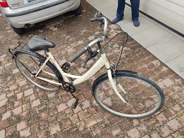 bicicletta bianco panna