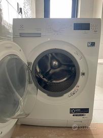 Lavasciuga Electrolux EWW1686HDW – 8/6 kg – 1660 g