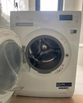 Lavasciuga Electrolux EWW1686HDW – 8/6 kg – 1660 g