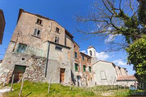 Grande Casa da Ristrutturare in Toscana
