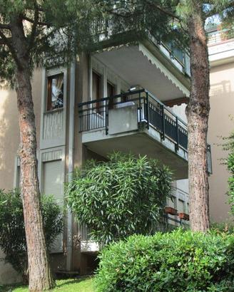 DESENZANO D/GARDA: BILOCALE nel verde