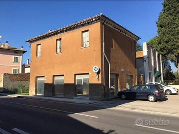 Immobile per uso comm. e per uffici/abitazione