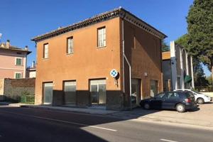Immobile per uso comm. e per uffici/abitazione
