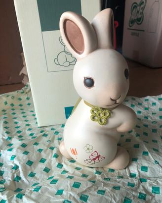 Coniglio con collana di stoffa verde THUN