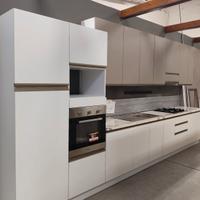 Cucina fine serie NUOVA adattabile, top nuovo!