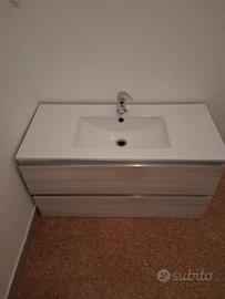 mobile da bagno con lavandino sospeso