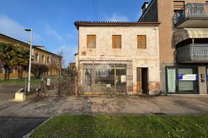 CASA SEMINDIPENDENTE A PIAZZOLA SUL BRENTA