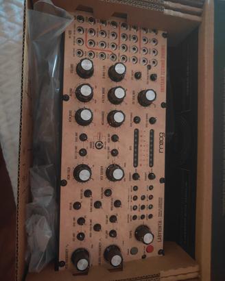 sintetizzatore analogico generativo