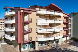 3 LOCALI A ALBA ADRIATICA