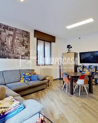 TRILOCALE CON GIARDINO E 2 BOX