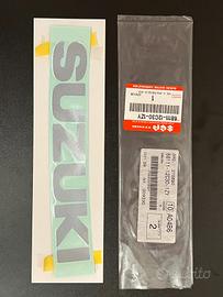 Suzuki Genuine Parts SPG - n. 1 decal serbatoio