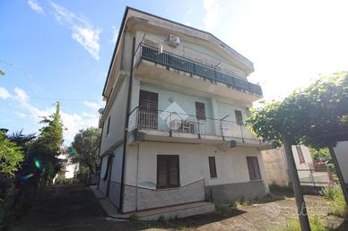 VILLA A SCHIERA A CENTOLA