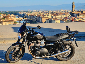 TRIUMPH STREET TWIN (2020 ) 3500 km