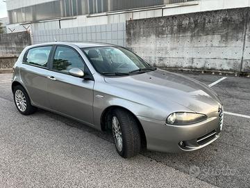 Alfa 147 anno 2008 182000km