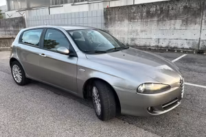 Alfa 147 anno 2008 182000km
