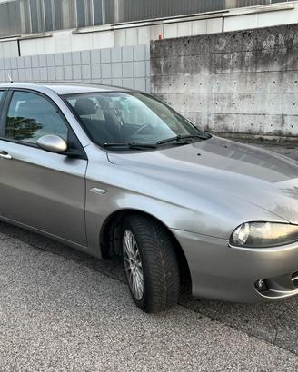 Alfa 147 anno 2008 182000km
