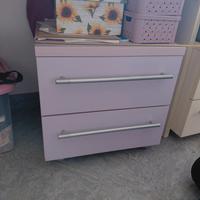 2 Comodini uno panna e uno viola