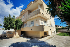 Proponiamo villa lago patria