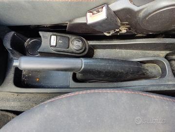 Leva freno a mano FIAT QUBO 1248cc MTJ del 2012