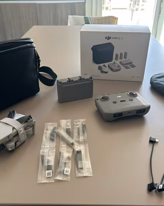 Drone DJI Mini 2 SE Fly More Combo