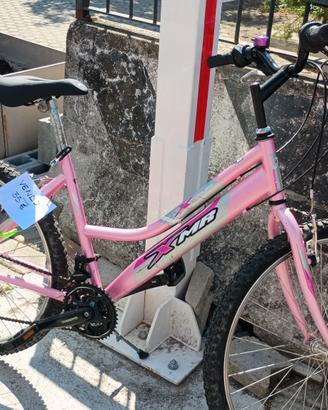 biciclette donna e ragazza