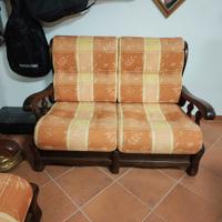 2 divani di cui il più grande divano letto