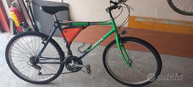 bicicletta mountain bike