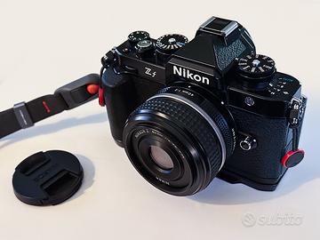 Nikon Zf + Nikkor 40 mm f/2 SE + SmallRig