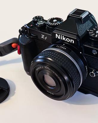Nikon Zf + Nikkor 40 mm f/2 SE + SmallRig