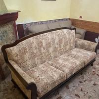 Divano poco usato con poltrone