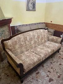 Divano poco usato con poltrone