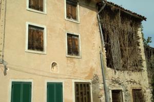 Rustico da ristrutturare