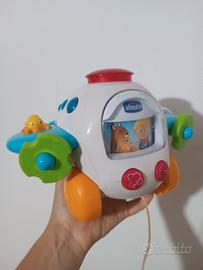 Chicco aereo canta e via