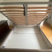 Due letti matrimoniali(1 contenitore 1 materasso)